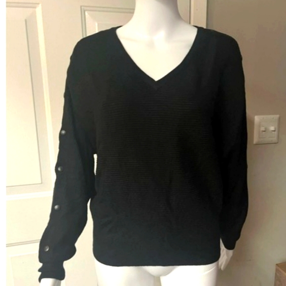 5 FOR $25 Catherine Malandrino Embellished Button Sleeve V-neck Sweater - Picture 4 of 7